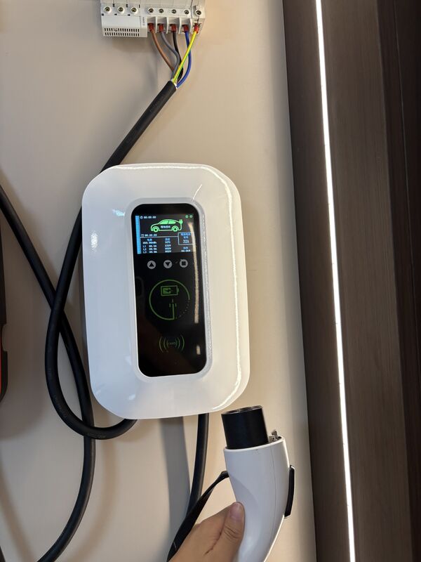 Mode 3 7kW 32A Type 2 AC Smart Home Charger With App Control