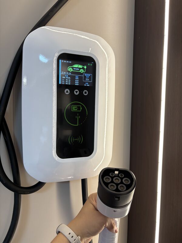 Mode 3 7kW 32A Type 2 AC Smart Home Charger With App Control